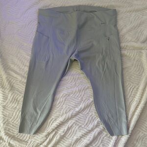 Women’s Athletic Capri Leggings